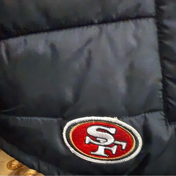 San Francisco 49ers Women’s Hooded Puffer Vest – Black & Red - Picture 6 of 6